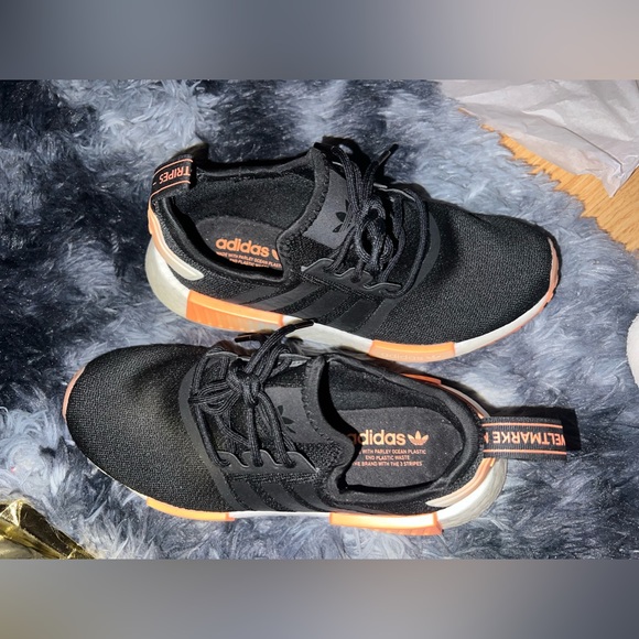 adidas Originals Women's NMD_R1 shoes - Picture 2 of 6